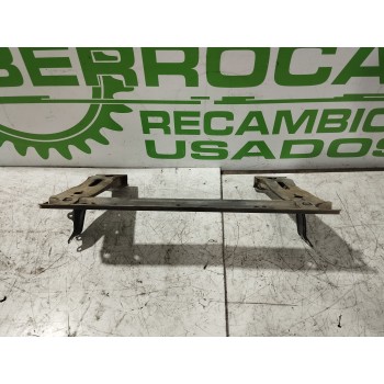 Recambio de travesaño inferior para renault scenic ii 1.6 16v referencia OEM IAM 8200761565  