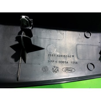 Recambio de moldura para ford fiesta (cbk) ambiente referencia OEM IAM 2S61A40352  