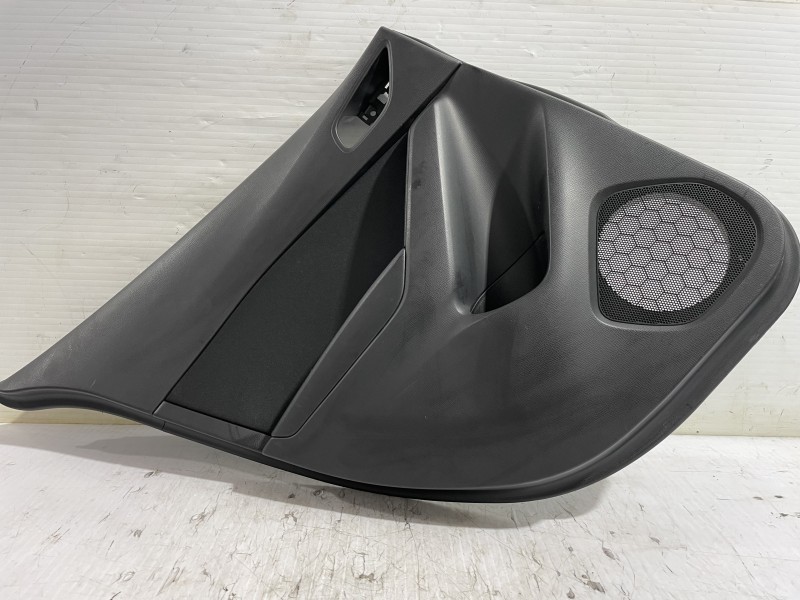 Recambio de guarnecido puerta trasera izquierda para mazda 3 lim. () center-line referencia OEM IAM BHN96856Z  