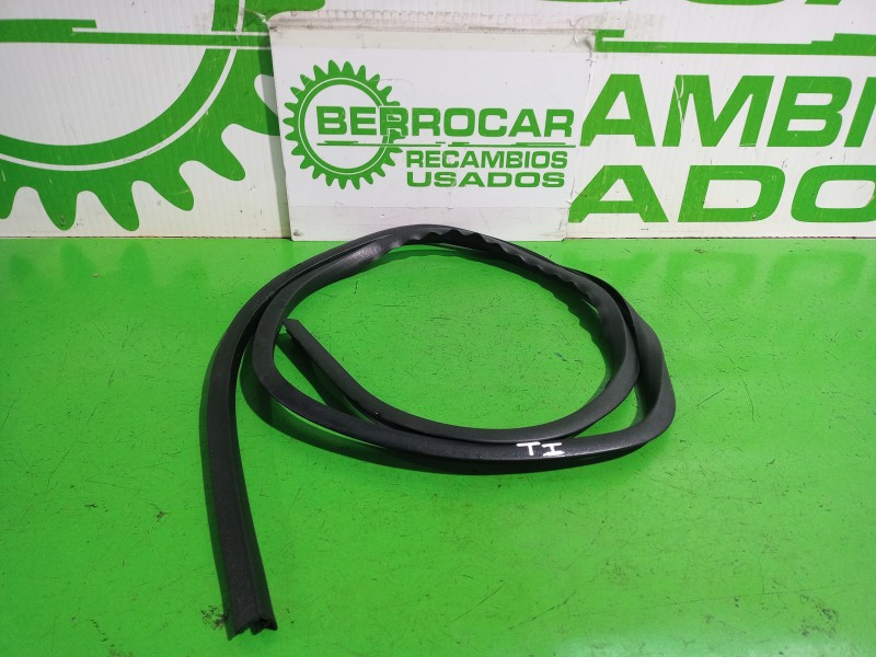 Recambio de gomas contorno puerta para ford fiesta (cbk) ambiente referencia OEM IAM 1349777  