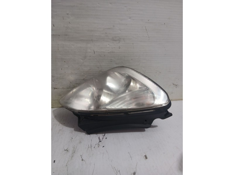 Recambio de faro derecho para kia carens iii monospace (un) 2.0 crdi 140 referencia OEM IAM 921021D010  