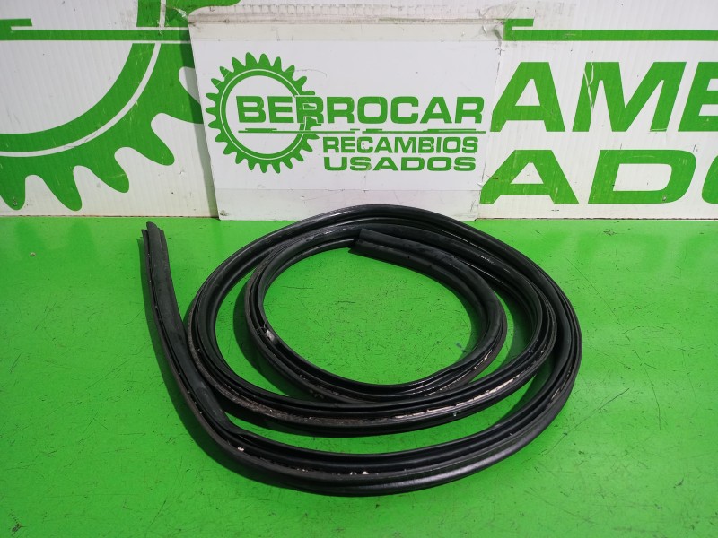 Recambio de goma contorno para ford fiesta (cbk) ambiente referencia OEM IAM 1228434  