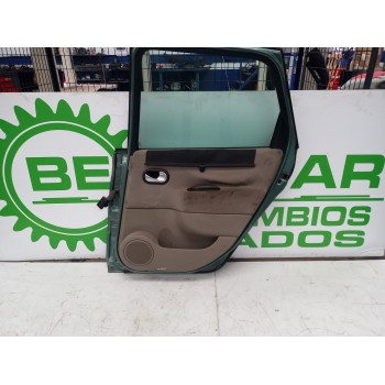 Recambio de puerta trasera derecha para renault scenic ii 1.5 dci diesel referencia OEM IAM 821005158R  
