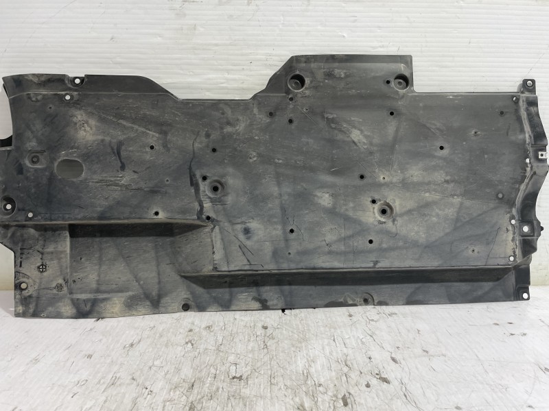 Recambio de cubrecarter para mazda 3 lim. () center-line referencia OEM IAM B45A563D0  