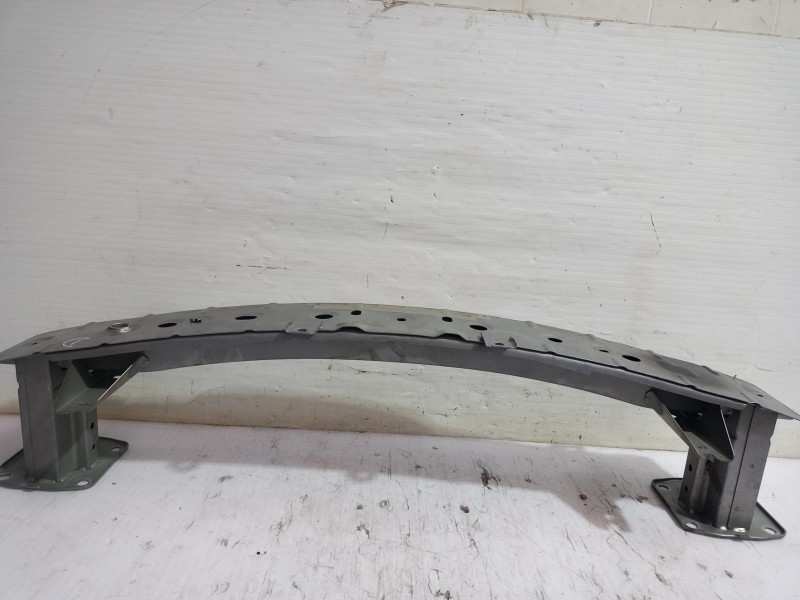 Recambio de refuerzo paragolpes delantero para mazda 3 lim. () center-line referencia OEM IAM B45A50070A  