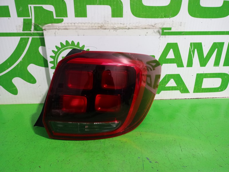 Recambio de piloto trasero derecho para dacia sandero laureate referencia OEM IAM 265506147R  