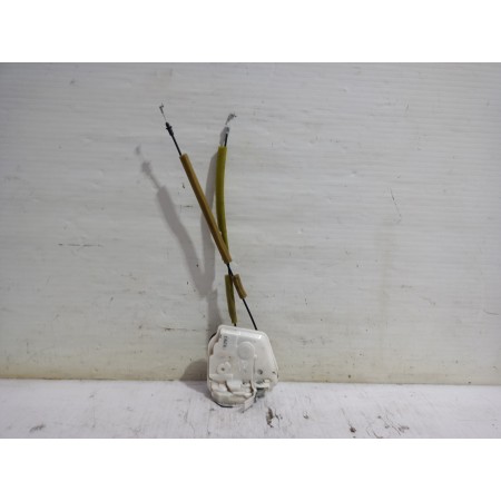 Recambio de cerradura puerta trasera derecha para mazda 3 lim. () center-line referencia OEM IAM BHN972310A  