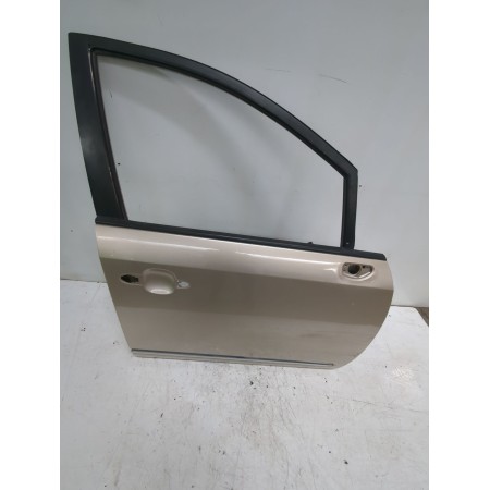 Recambio de puerta delantera derecha para kia carens iii monospace (un) 2.0 crdi 140 referencia OEM IAM 760041D010  