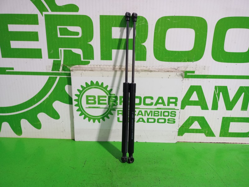 Recambio de amortiguadores maletero / porton para dacia sandero laureate referencia OEM IAM 904529943R  