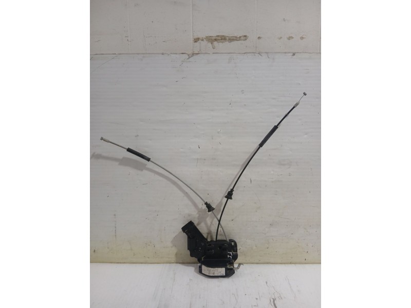 Recambio de cerradura puerta trasera izquierda para kia carens iii monospace (un) 2.0 crdi 140 referencia OEM IAM 814101D010  