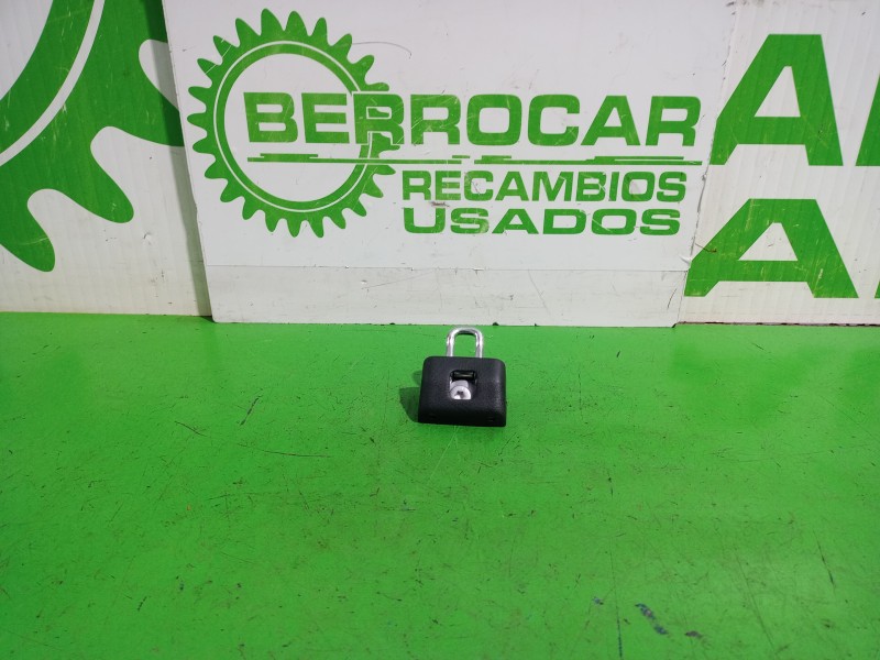 Recambio de enganche cerradura para dacia sandero laureate referencia OEM IAM ENGANCHE CERRADURA DACIA SANDERO  