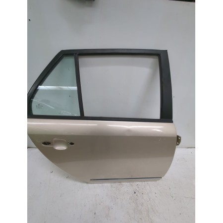 Recambio de puerta trasera derecha para kia carens iii monospace (un) 2.0 crdi 140 referencia OEM IAM 770041D010  