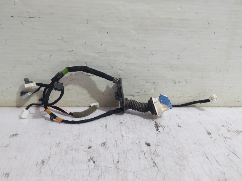 Recambio de cableado puerta para mazda 3 lim. () center-line referencia OEM IAM BHS267200A  