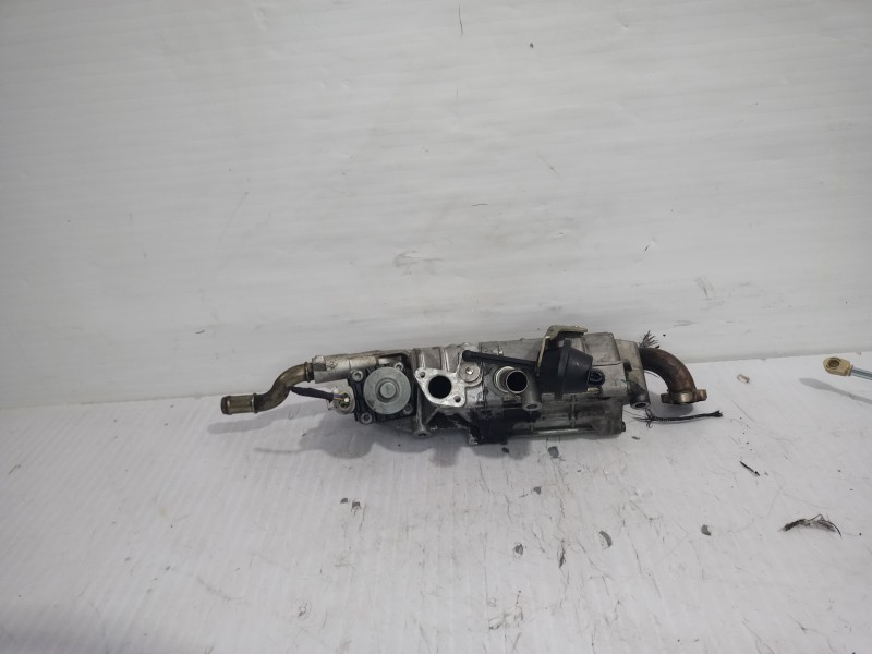 Recambio de valvula egr para land rover discovery 4 tdv6 hse referencia OEM IAM 9X2Q9U438DA  