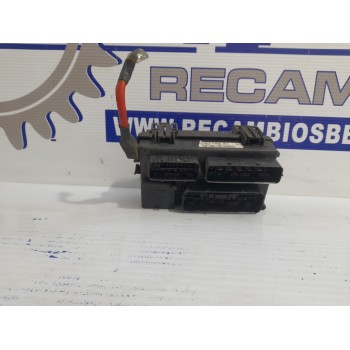 CAJA RELES / FUSIBLES 13217394 