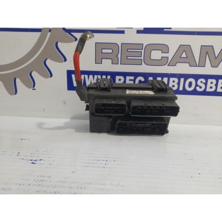 Recambio de caja reles / fusibles para opel corsa d 1.3 16v cdti referencia OEM IAM 13217394  