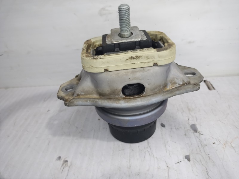 Recambio de soporte motor delantero para land rover discovery 4 tdv6 hse referencia OEM IAM AH226A003BA  