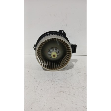 Recambio de motor calefaccion para toyota yaris (_p9_) 1.33 vvt-i (nsp90_) referencia OEM IAM AV2727000311  