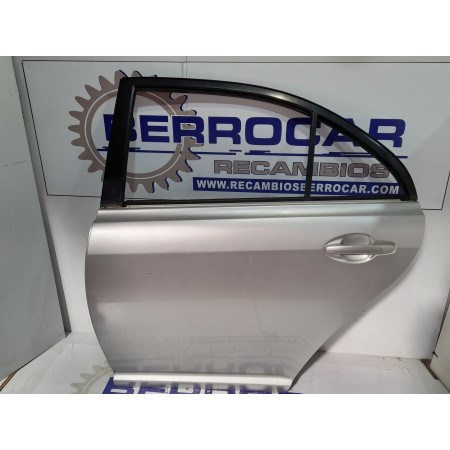 Recambio de puerta trasera izquierda para toyota avensis berlina (t25) 2.2 d-4d cat referencia OEM IAM 6700405110  