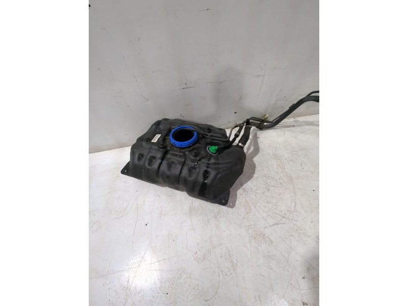 Recambio de deposito combustible para toyota yaris (_p9_) 1.33 vvt-i (nsp90_) referencia OEM IAM 770010D190  