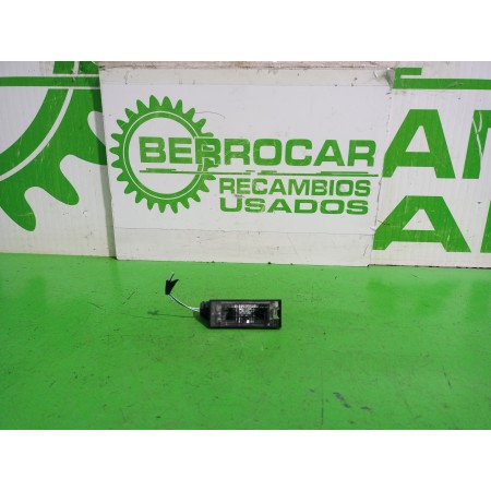 Recambio de piloto matricula para dacia sandero laureate referencia OEM IAM 8200480127  