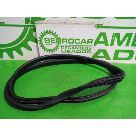 Recambio de goma contorno para dacia sandero laureate referencia OEM IAM 808321804R  