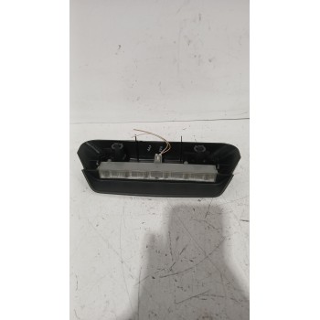 Recambio de piloto trasero central para toyota yaris (_p9_) 1.33 vvt-i (nsp90_) referencia OEM IAM 28816698  