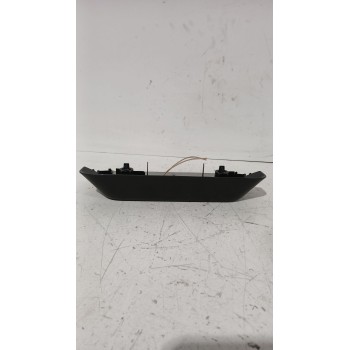 Recambio de piloto trasero central para toyota yaris (_p9_) 1.33 vvt-i (nsp90_) referencia OEM IAM 28816698  