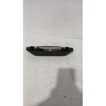 Recambio de piloto trasero central para toyota yaris (_p9_) 1.33 vvt-i (nsp90_) referencia OEM IAM 28816698  