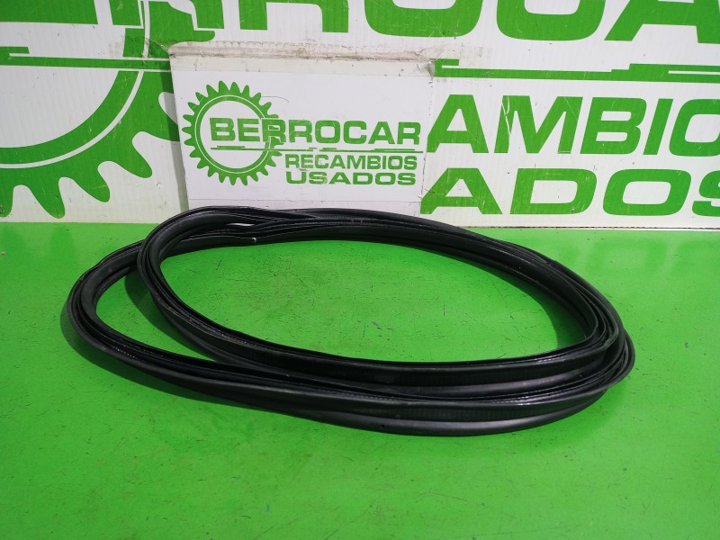 Recambio de goma contorno para dacia sandero laureate referencia OEM IAM 808321804R  