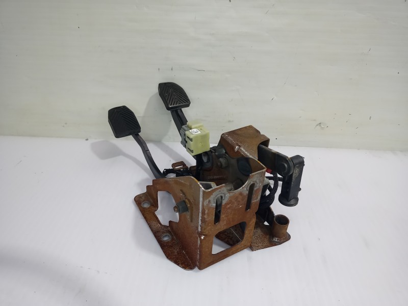 Recambio de pedalera para chrysler voyager (gs) 2.5 td family referencia OEM IAM 04877911AA  