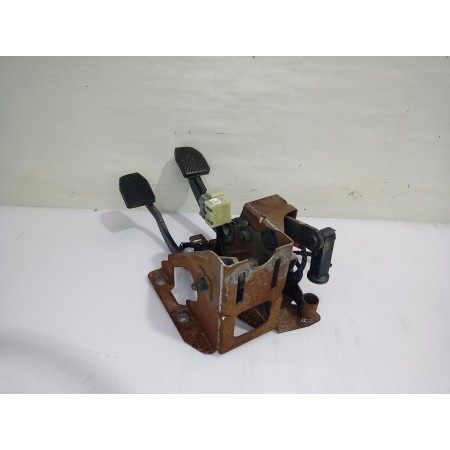 Recambio de pedalera para chrysler voyager (gs) 2.5 td family referencia OEM IAM 04877911AA  