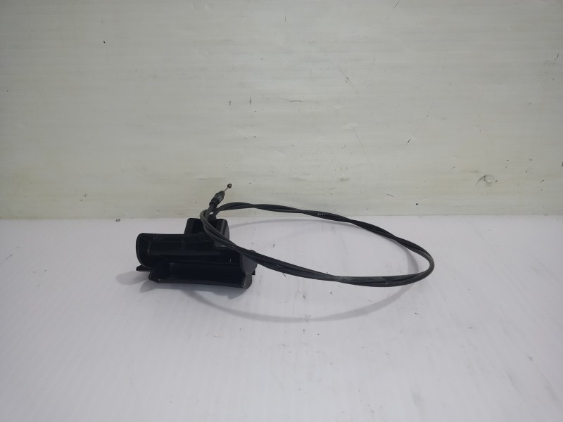 Recambio de tirador capot para chrysler voyager (gs) 2.5 td family referencia OEM IAM 04717480AB  