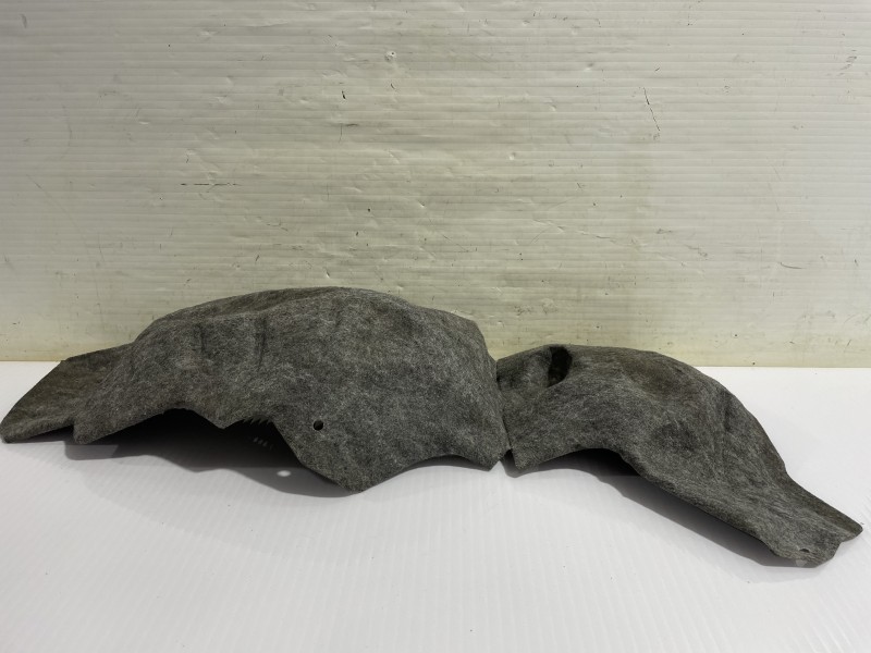 Recambio de paso rueda trasero izquierdo para mazda 3 lim. () center-line referencia OEM IAM B45A561J1  