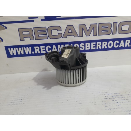 Recambio de motor calefaccion para opel corsa d 1.3 16v cdti referencia OEM IAM 13335075  