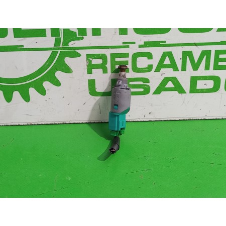 Recambio de interruptor para renault scenic ii 1.6 16v referencia OEM IAM 8200168240  