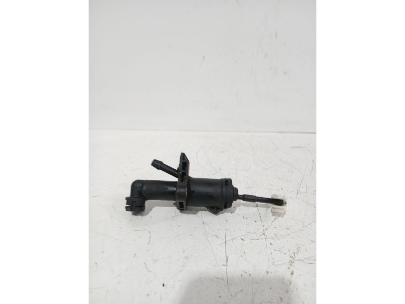 Recambio de bombin embrague para volkswagen polo iv (9n_, 9a_) 1.9 sdi referencia OEM IAM 6Q0721388  