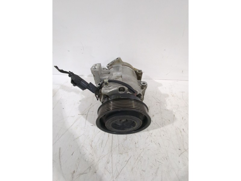 Recambio de compresor aire acondicionado para kia carens iii monospace (un) 2.0 crdi 140 referencia OEM IAM 977011D400AS  