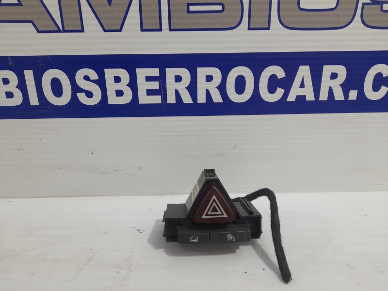 Recambio de warning para opel corsa d 1.3 16v cdti referencia OEM IAM 13189529  