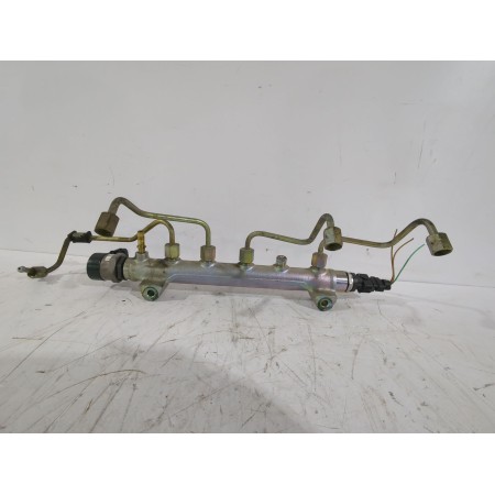 Recambio de rampa inyectora para kia carens iii monospace (un) 2.0 crdi 140 referencia OEM IAM 3140027410  