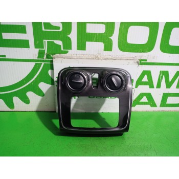 Recambio de rejilla aireadora para dacia sandero laureate referencia OEM IAM 682603655R  