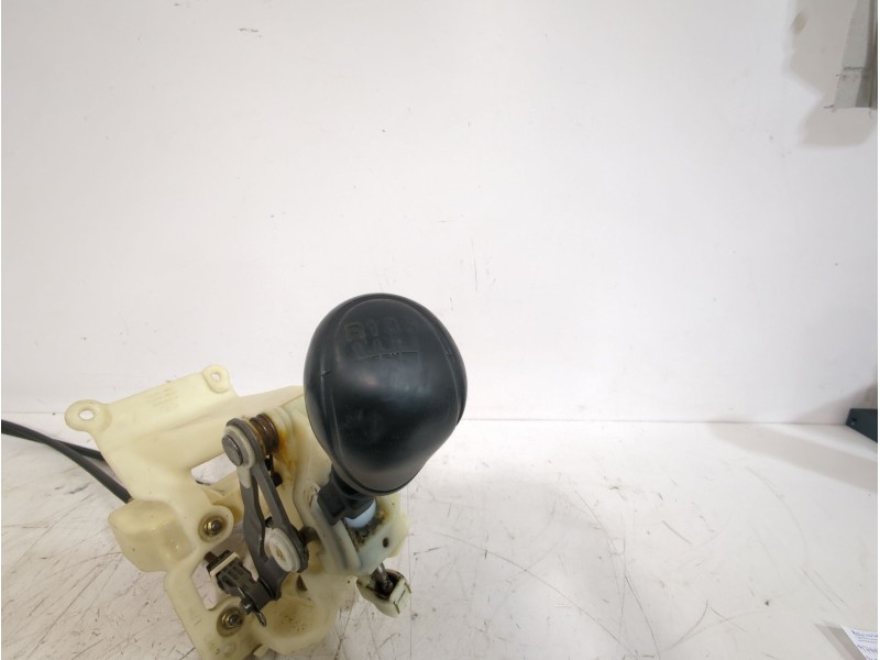 Recambio de palanca cambio para kia carens iii monospace (un) 2.0 crdi 140 referencia OEM IAM 437001D200  
