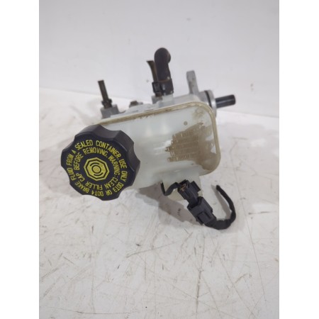 Recambio de bomba freno para kia carens iii monospace (un) 2.0 crdi 140 referencia OEM IAM 585101D030DS  