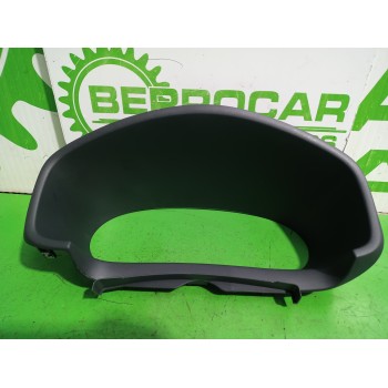 Recambio de moldura para dacia sandero laureate referencia OEM IAM 682405544R  