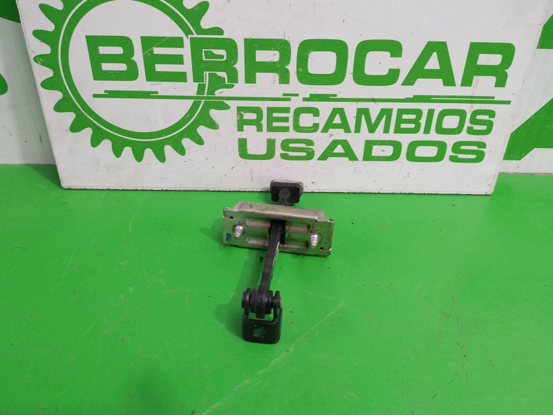 Recambio de retenedor puerta para opel corsa e referencia OEM IAM 13181961  