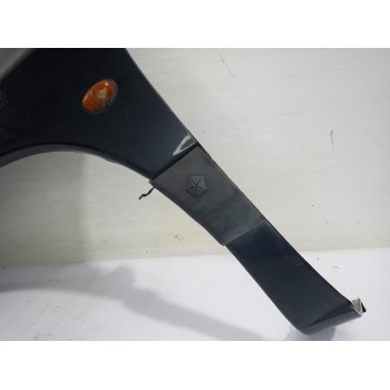 Recambio de aleta delantera izquierda para chrysler voyager (gs) 2.5 td family referencia OEM IAM 5018445AA  