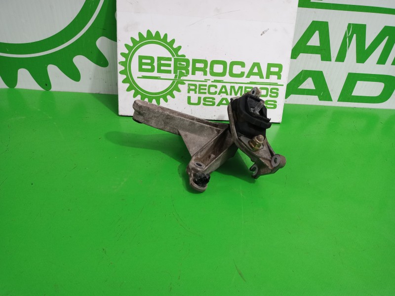 Recambio de soporte motor para renault scenic ii 1.6 16v referencia OEM IAM 8200043084  