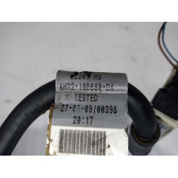 Recambio de borna negativa para land rover discovery 4 tdv6 hse referencia OEM IAM AH2210B680DA  