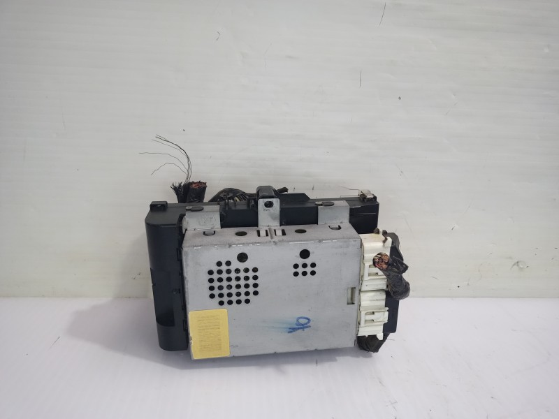 Recambio de caja reles / fusibles para chrysler voyager (gs) 2.5 td family referencia OEM IAM 04686502AE / P04707996AF  