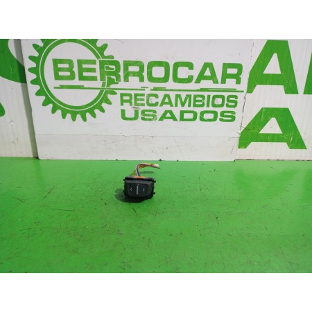 Recambio de mando elevalunas trasero derecho para dacia sandero laureate referencia OEM IAM 254214937R  